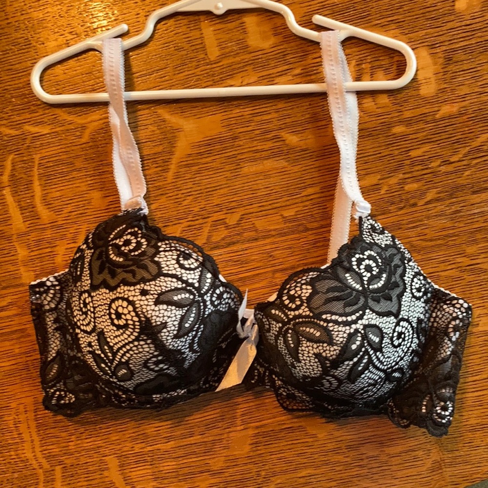 Black and white push-up/padded lace bra 80C/34D